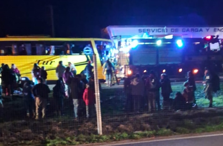 Bus y camión chocaron en Ruta 5 Sur a la altura de Paine: Dos ...