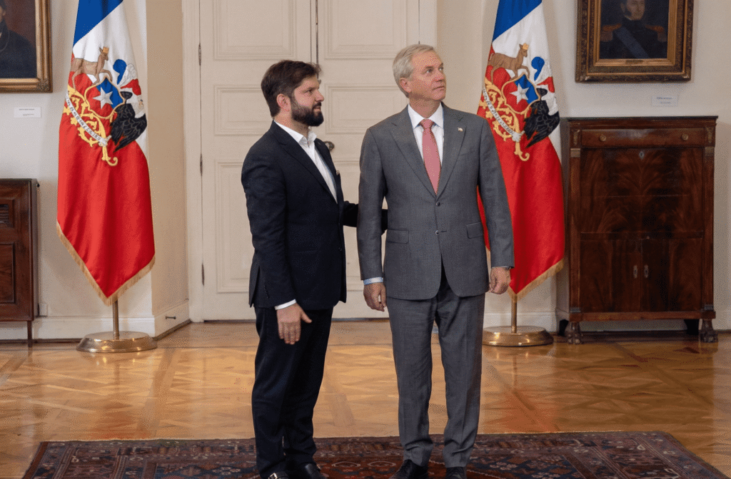 Presidente Boric recibe a José Antonio Kast en La Moneda para iniciar ...